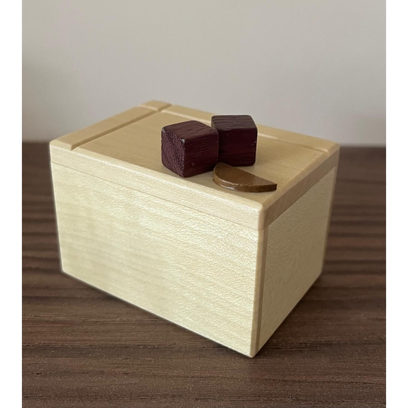 Karakuri Cheese Cake (Small Box)