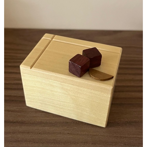 Karakuri Cheese Cake (Small Box)