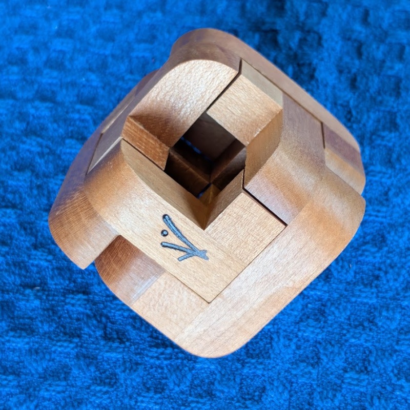 Karin’s Rose Burr (IPP23) by Karin & Juerg von Kaenel