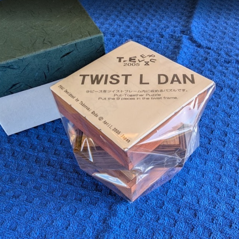Twist L Dan by Takeyuki Endo