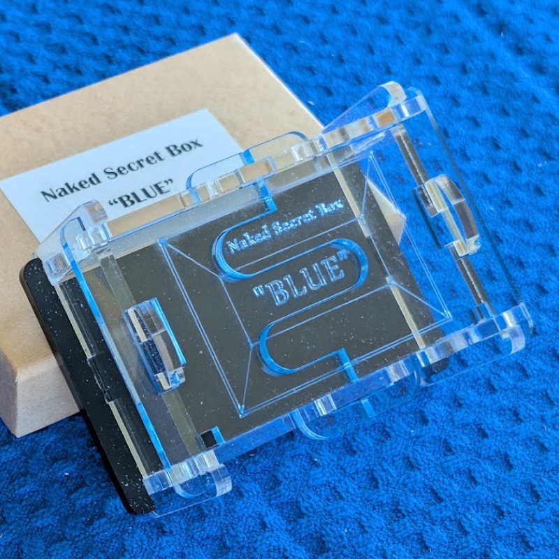 Naked Secret Box (IPP34) by Akio Yamamoto