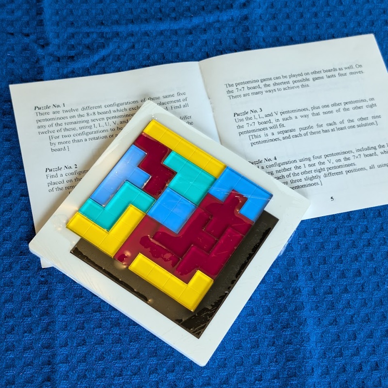 Pentomino Exclusion (IPP23) by Solomon Golomb / Kadon