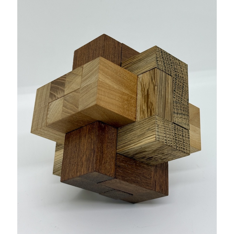 L Burr Juno design made by Josef Pelikan