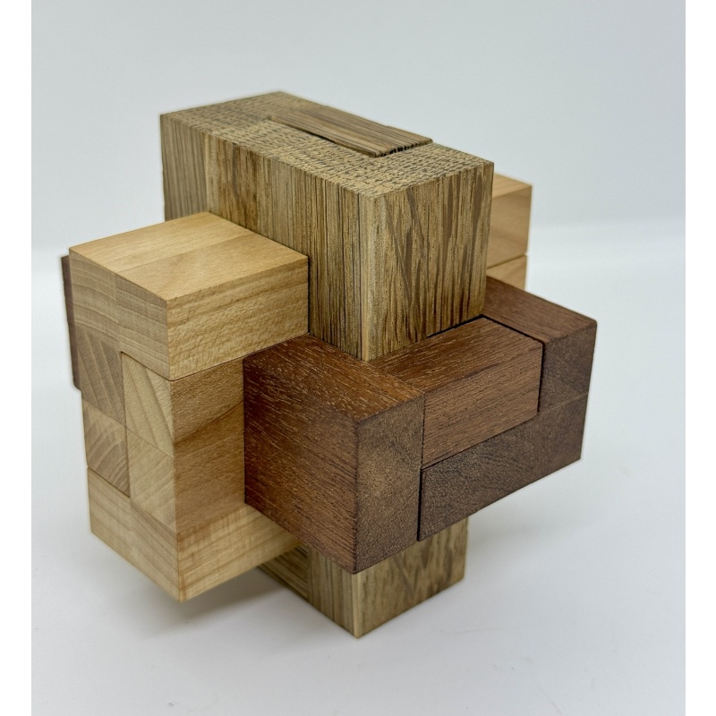 L Burr Juno design made by Josef Pelikan