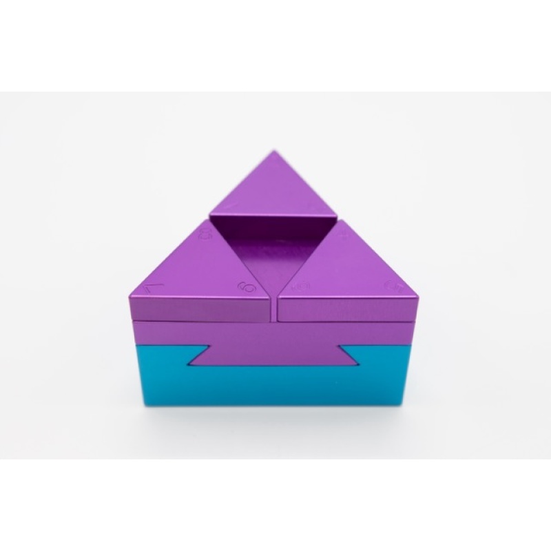 MBP #3 Triple Dovetail Triangle by Robert Rose