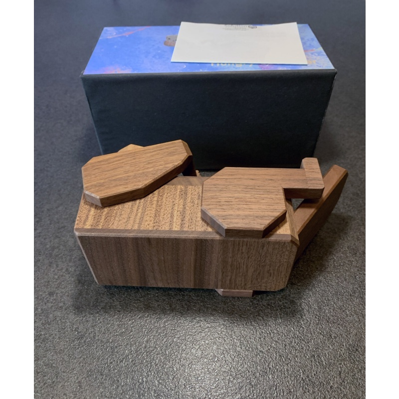 Hungry Sea Otter by Yasuaki Kikuchi (Z-17)