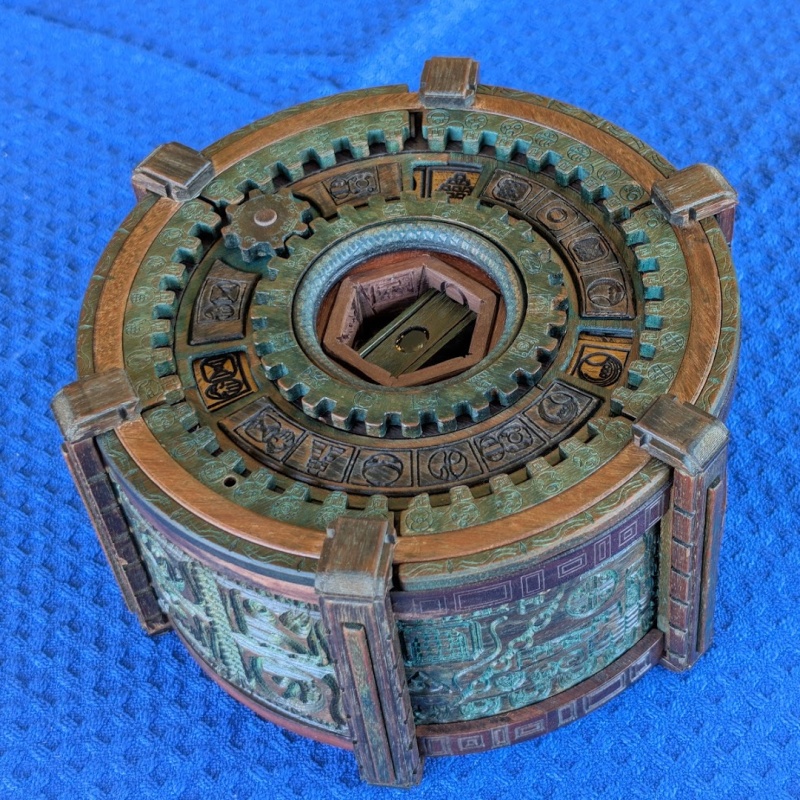 SunDial #40 by Jesse Born / Robert Yarger (Stickman)