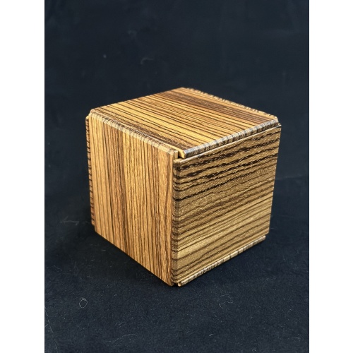 Super Cubi (small), Karakuri