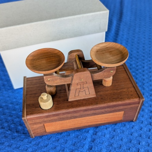 Tempting Balance by Tatsuo Miyamoto (Karakuri)