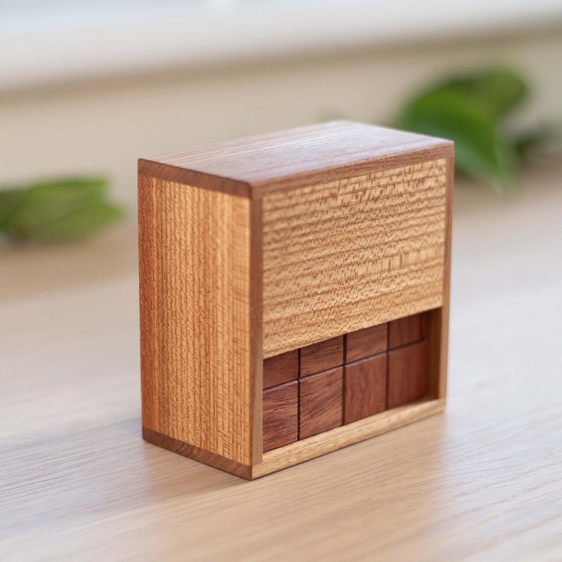 Tetra Flop - Pelikan puzzles (Volker Latussek)