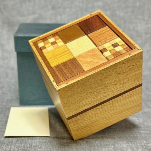 Checkedsecret Box by Hiroyuki Oka KCG