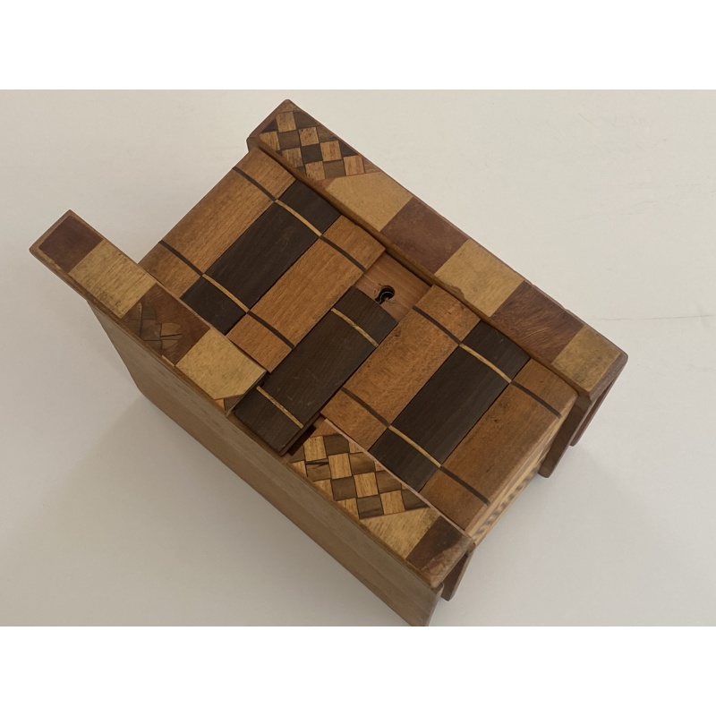 RARE Vintage LARGE Ruiji Japanese Puzzle Box - NO KEY