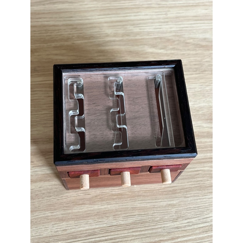 Visible 5-Ary Drawer by Hiroshi Iwahara