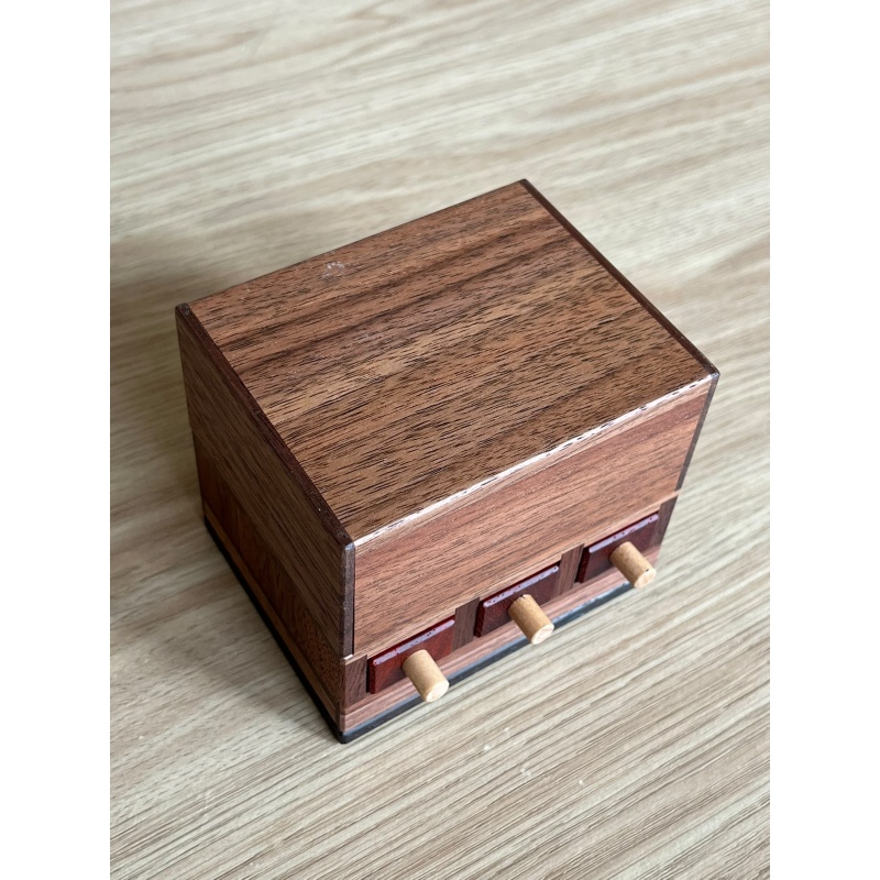 Visible 5-Ary Drawer by Hiroshi Iwahara